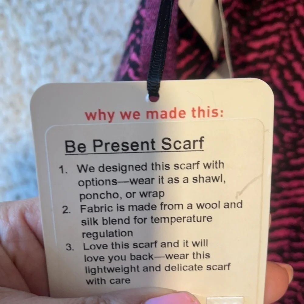 Lululemon Be Present Scarf Trax Jewelled Magenta Black